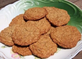 Biscotti per il cane con carote nere